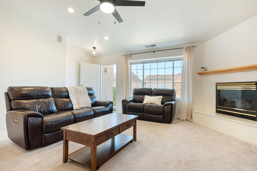 1040 East 900 South, Unit 29 St. George, UT 84790 - Photo 2 of 40 Living Room