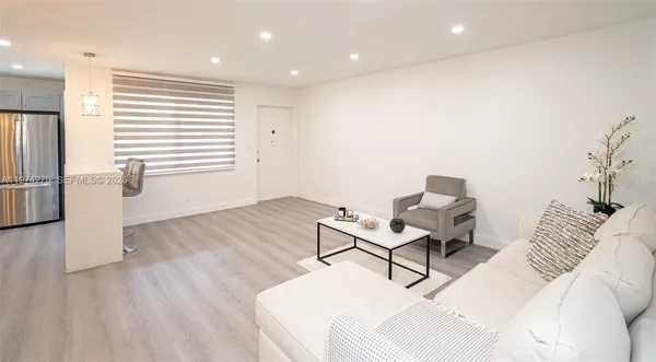 $235,000 | 5300 Washington Street, Unit T227, Hollywood, FL 33021