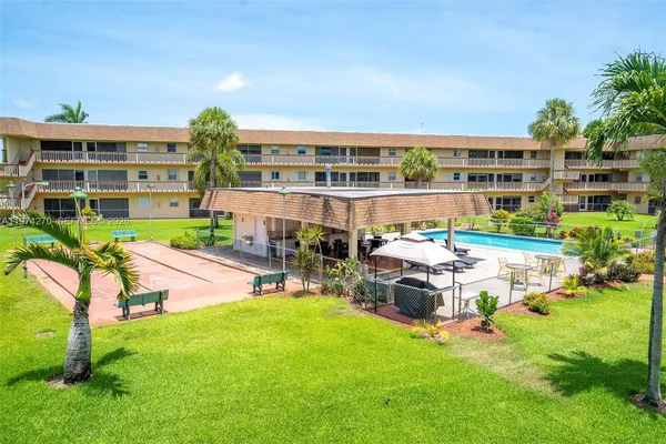 $235,000 | 5300 Washington Street, Unit T227, Hollywood, FL 33021