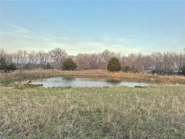 $400,000 | 2349 160th Highway, Longton, KS 67352