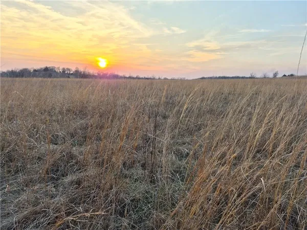 $400,000 | 2349 160th Highway, Longton, KS 67352