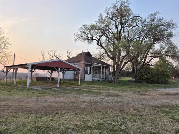 $400,000 | 2349 160th Highway, Longton, KS 67352