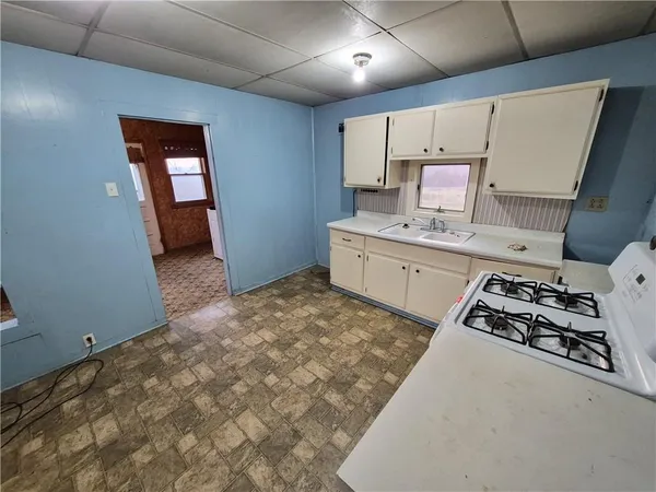 $400,000 | 2349 160th Highway, Longton, KS 67352