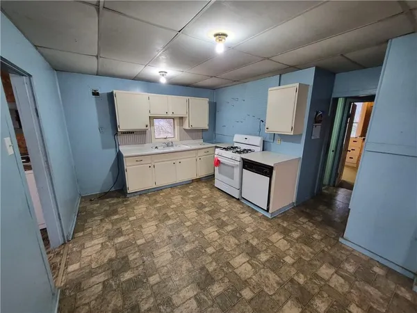 $400,000 | 2349 160th Highway, Longton, KS 67352