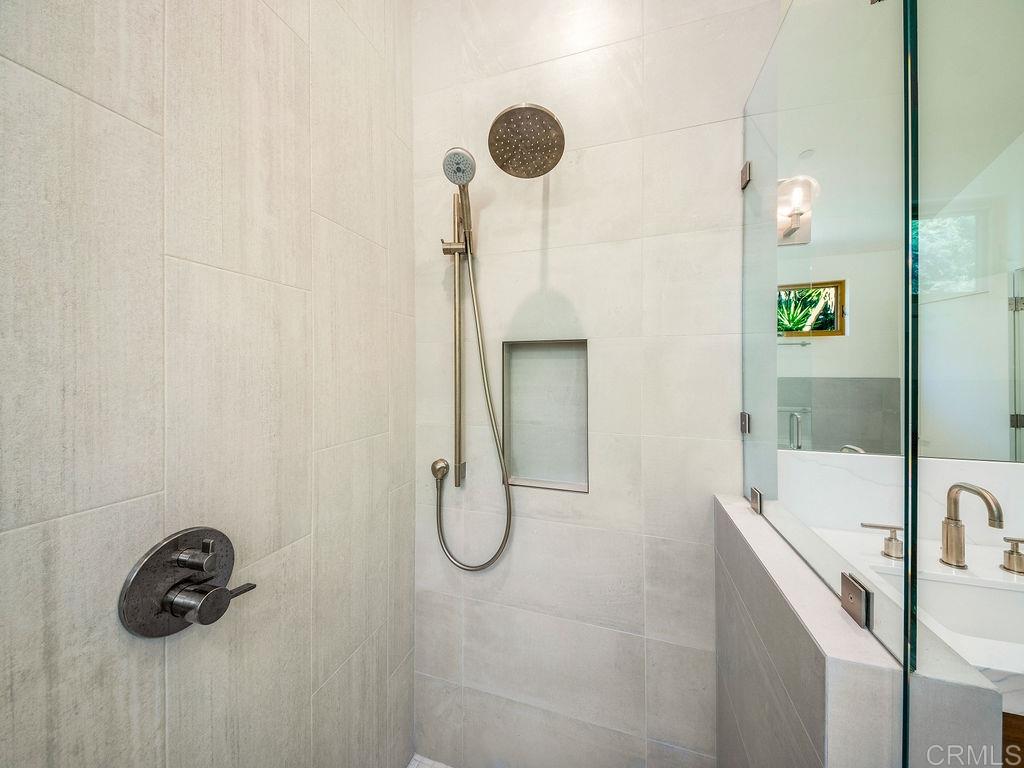 1014 Urania Avenue Encinitas, CA 92024 - Photo 11 of 25