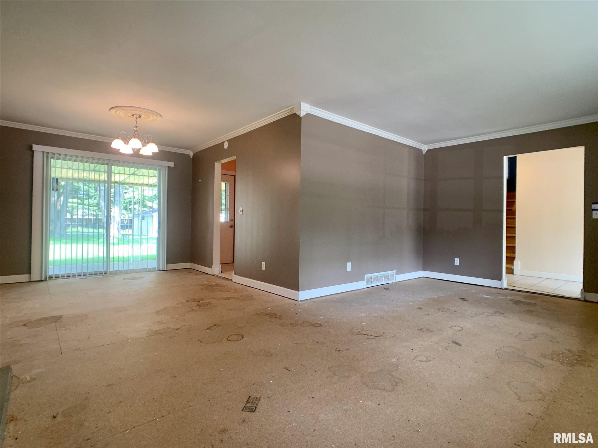 809 Roanoke Drive Springfield, IL 62702 - Photo 14 of 25 Gallery Image 14
