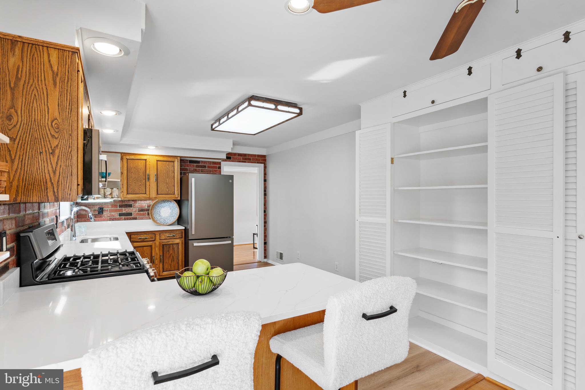 3504 Falling Green Road Olney, MD 20832 - Photo 13 of 54 a dining room with furniture and a window