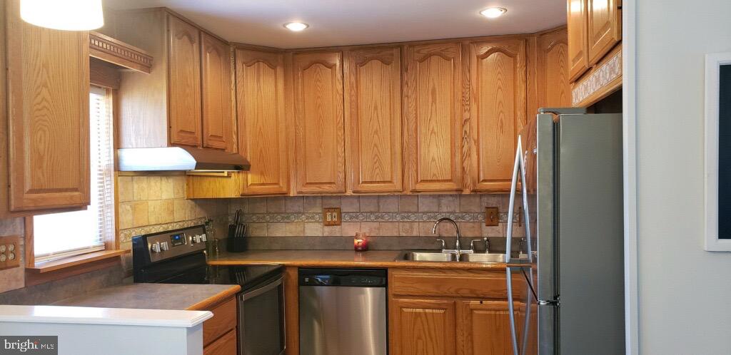 70 Quaker Hill Road Levittown, PA 19057 - Photo 14 of 33 Gallery Image 14