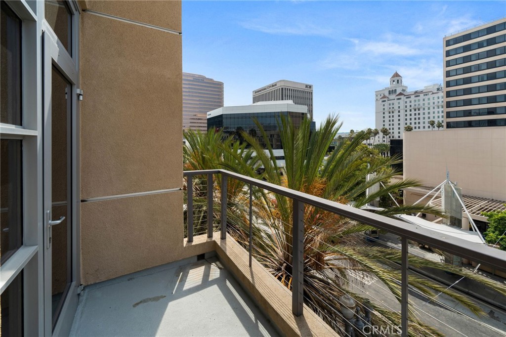 133 The, Unit 404 Long Beach, CA 90802 - Photo 16 of 27 a view of balcony with furniture