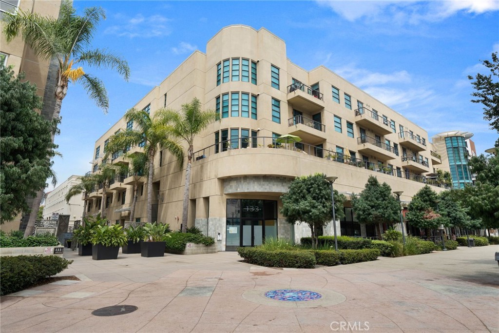133 The, Unit 404 Long Beach, CA 90802 - Photo 27 of 27 a front view of a building