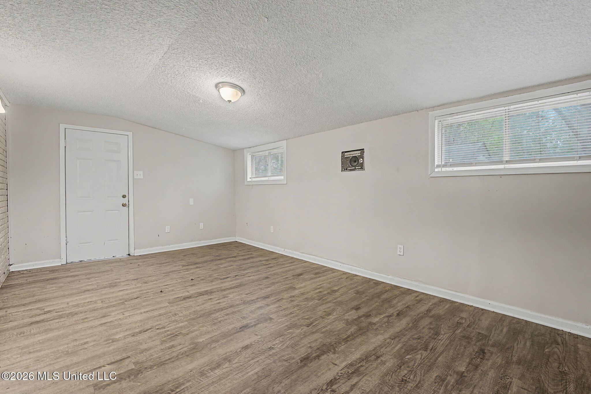1395 Main Street Southaven, MS 38671 - Photo 12 of 16 9-web-or-mls-1395 Main St-8