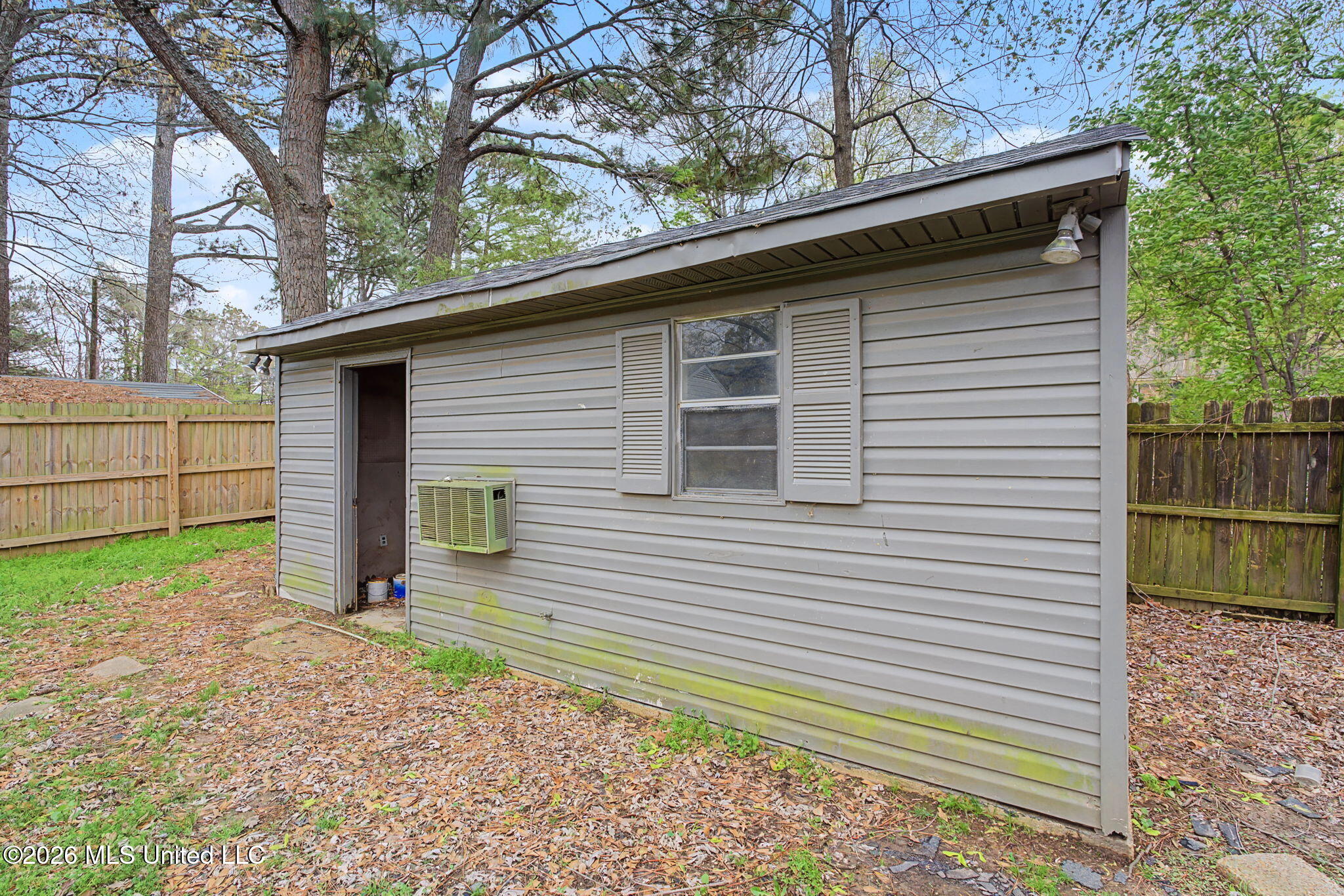 1395 Main Street Southaven, MS 38671 - Photo 15 of 16 Backyard