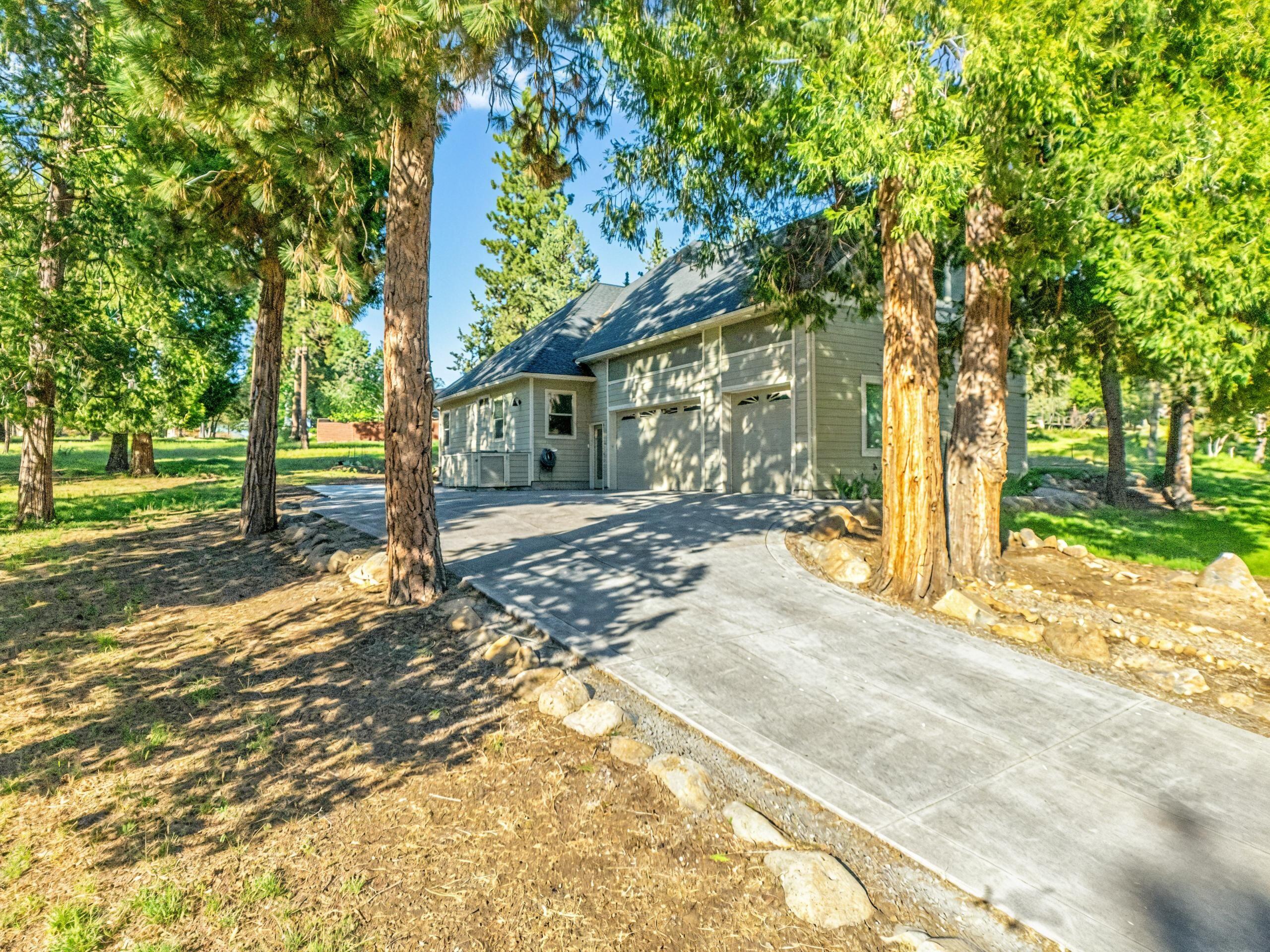 10421 Kestrel Road Klamath Falls, OR 97601 - Photo 52 of 56 Exterior Driveway