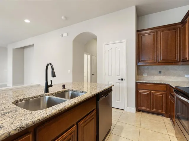 $310,000 | 2106 Hanakoa Falls Drive, Anna, TX 75409