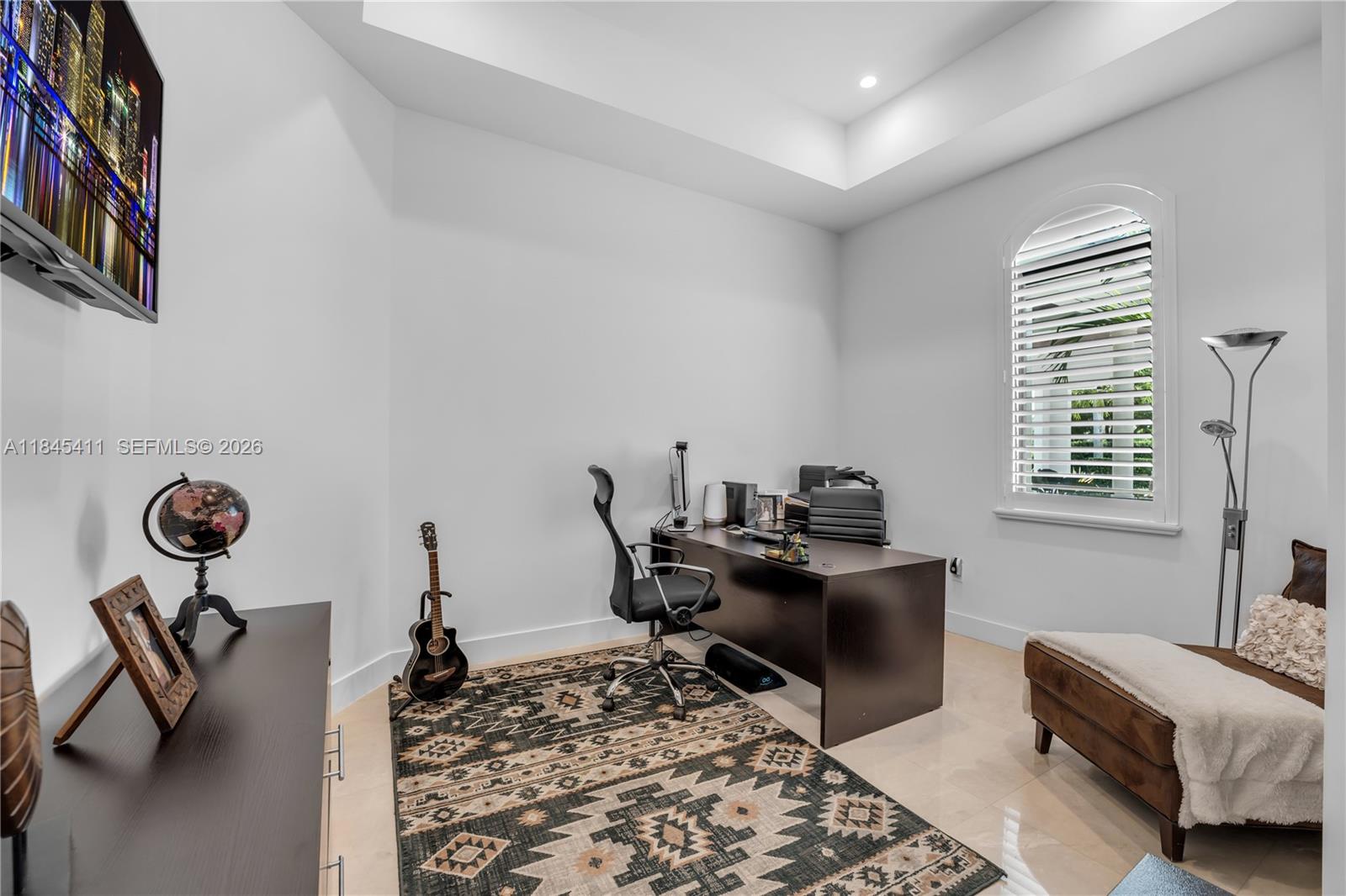 331 Southwest 124th Avenue Miami, FL 33184 - Photo 26 of 69 a workspace with furniture and window