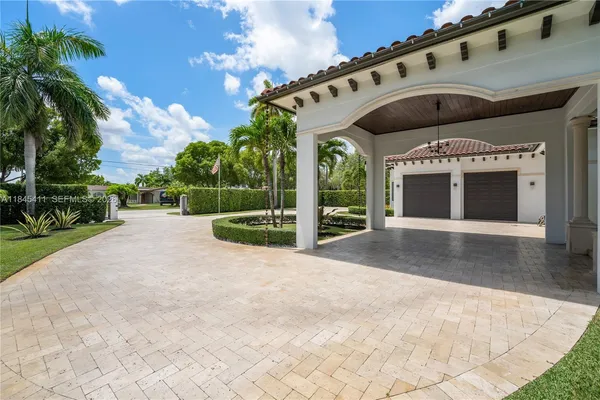 $3,470,900 | 331 Southwest 124th Avenue, Miami, FL 33184