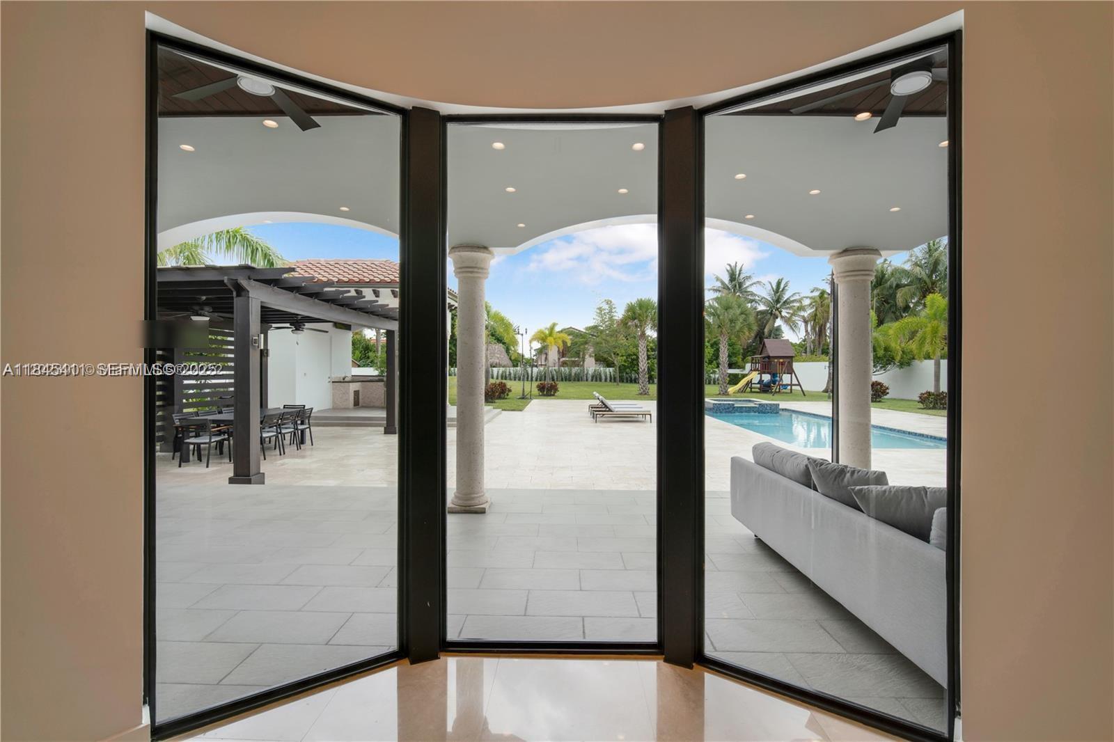 331 Southwest 124th Avenue Miami, FL 33184 - Photo 10 of 72