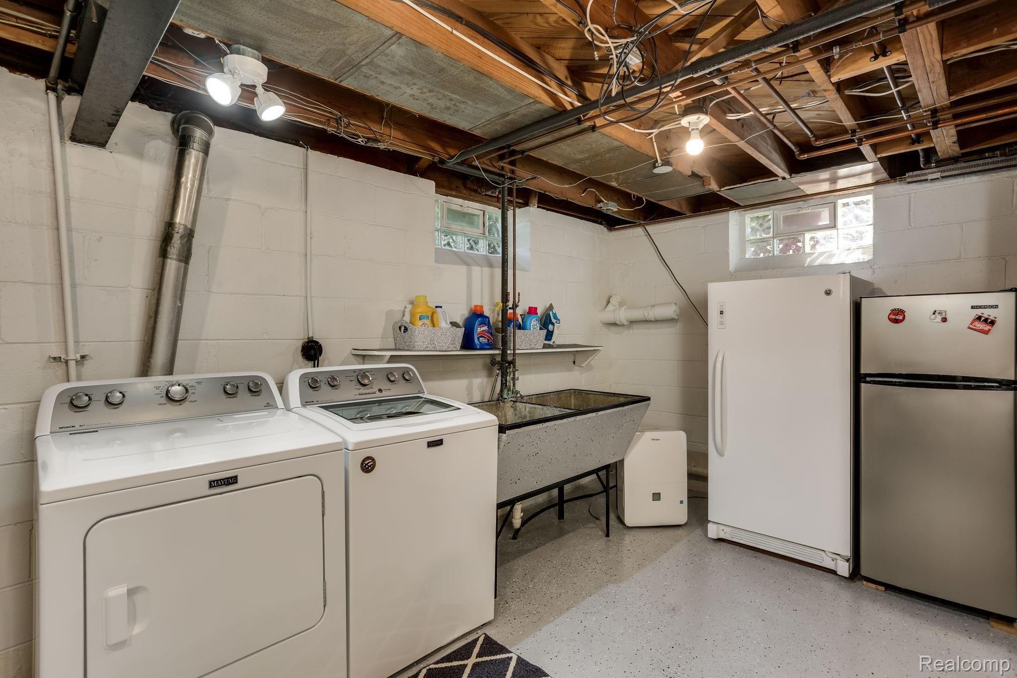311 Dover Road Waterford, MI 48328 - Photo 28 of 67 laundry room in basement