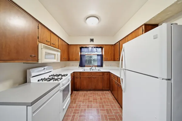 $205,000 | 1230 Madison Drive, Adrian, MI 49221