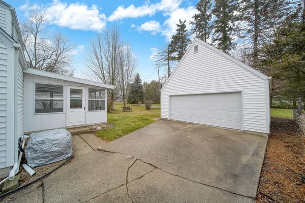 $205,000 | 1230 Madison Drive, Adrian, MI 49221