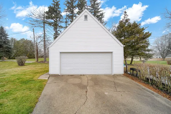 $205,000 | 1230 Madison Drive, Adrian, MI 49221