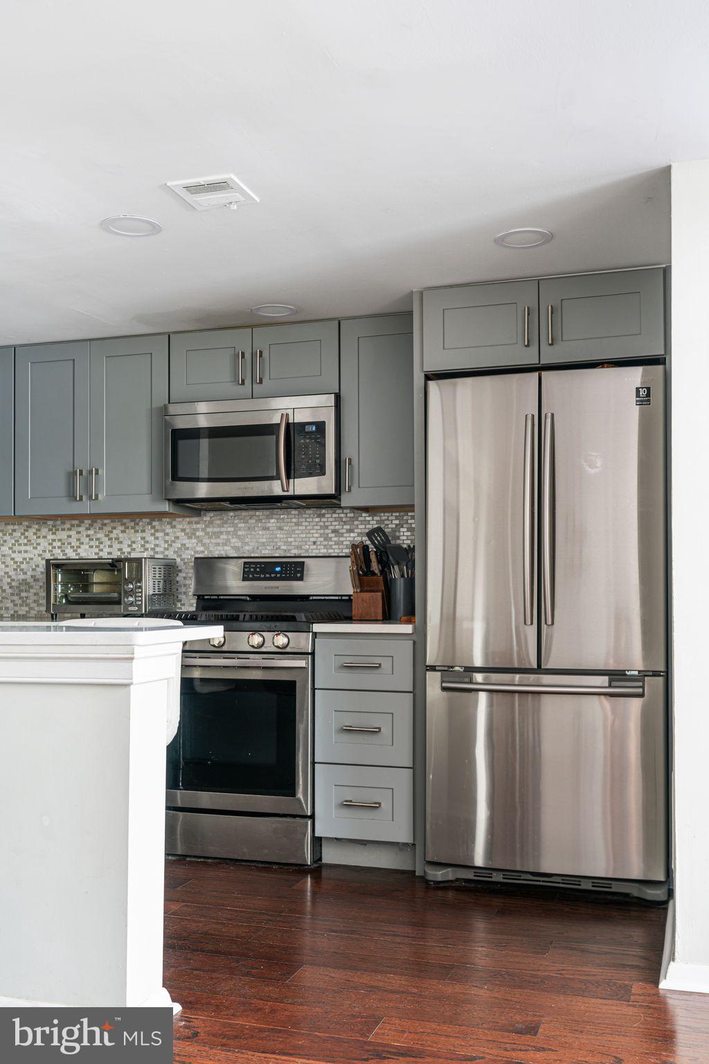 528 Manning Walk, Unit 7 Philadelphia, PA 19106 - Photo 12 of 36