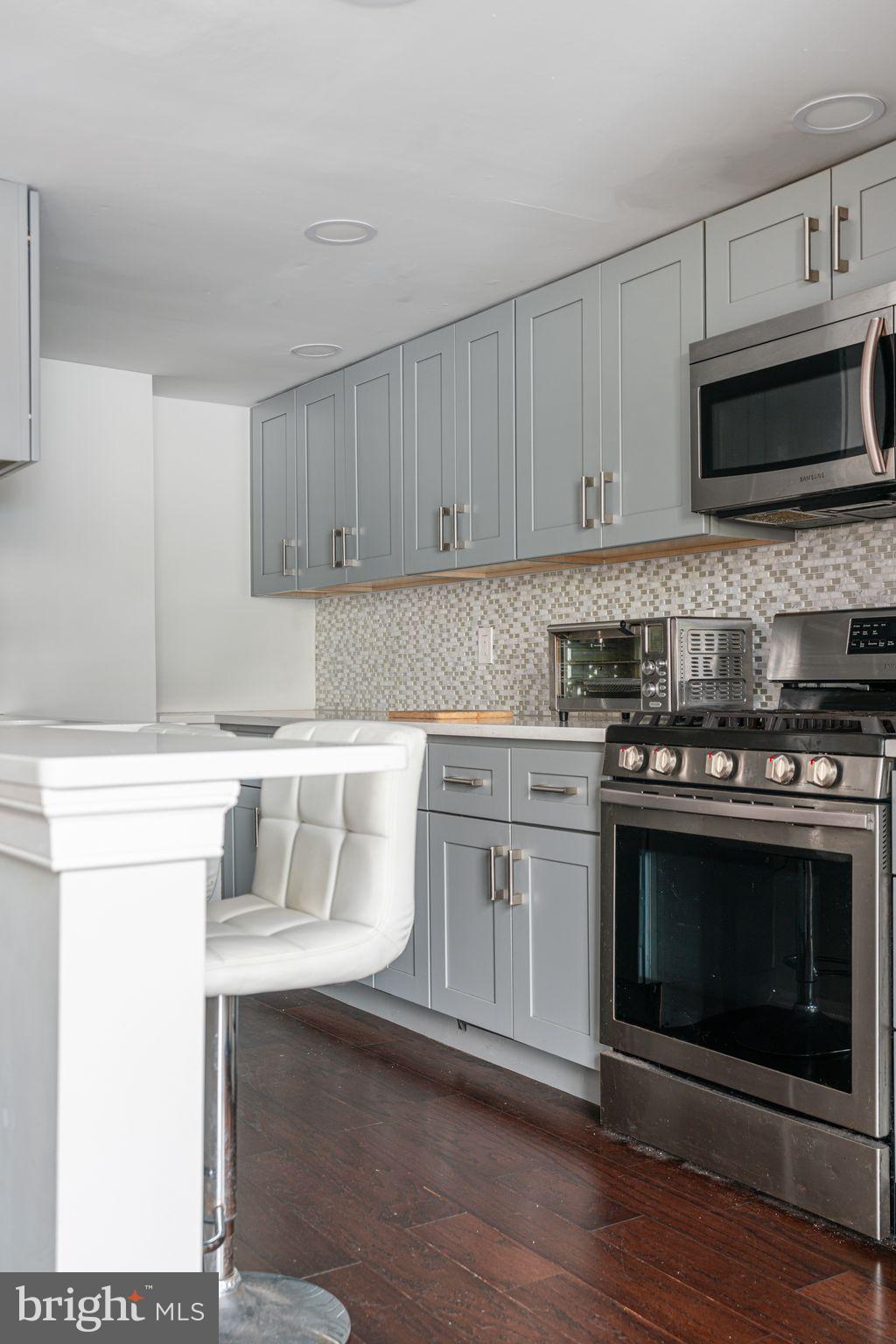 528 Manning Walk, Unit 7 Philadelphia, PA 19106 - Photo 13 of 36