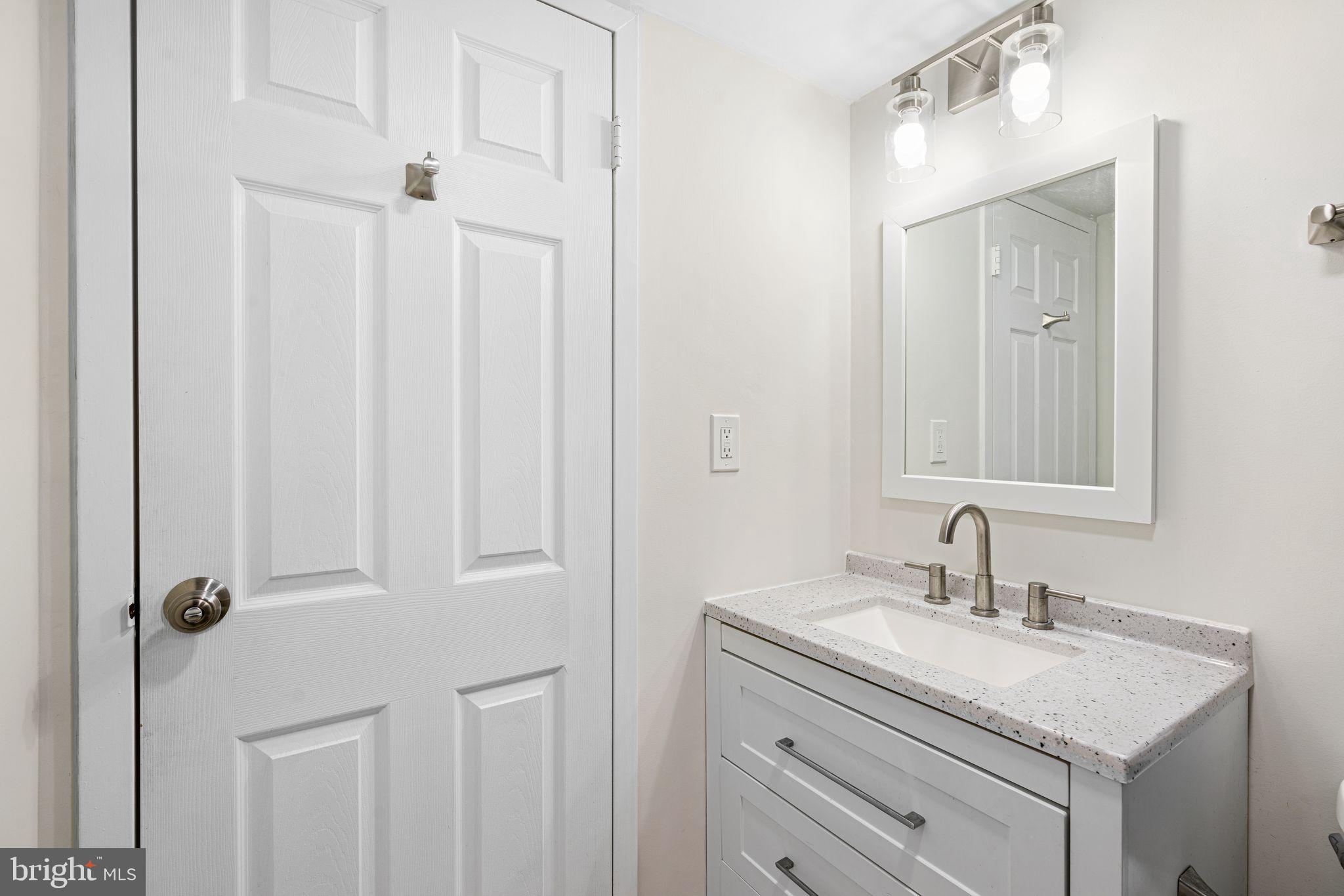 528 Manning Walk, Unit 7 Philadelphia, PA 19106 - Photo 19 of 36