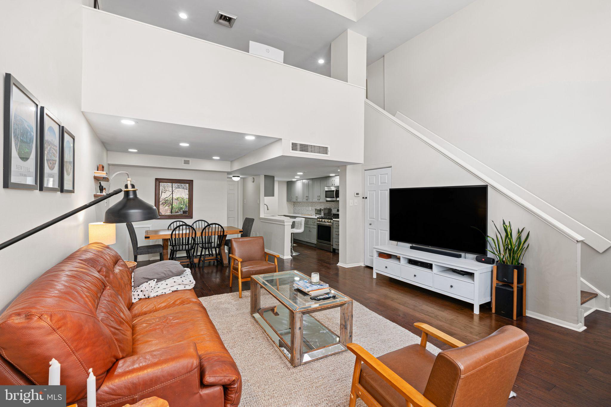 528 Manning Walk, Unit 7 Philadelphia, PA 19106 - Photo 5 of 36