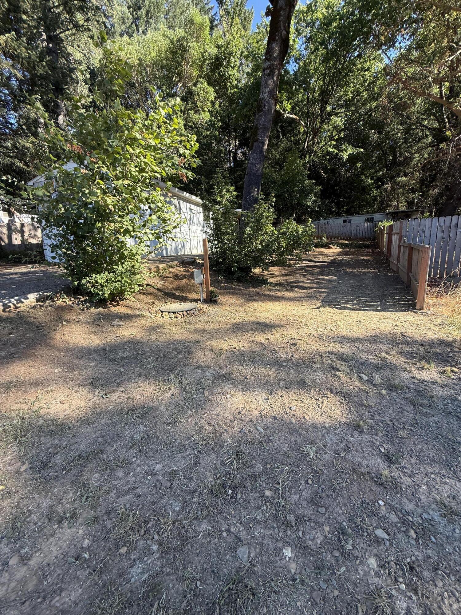 105 Raymond Street Cave Junction, OR 97523 - Photo 20 of 23