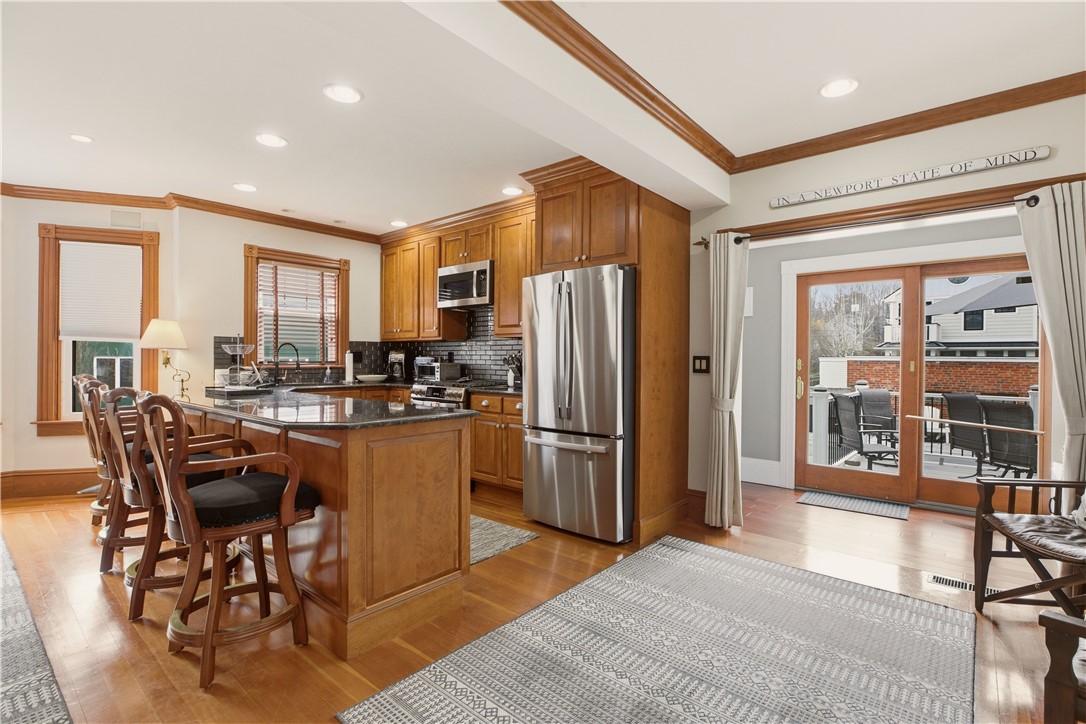 23 Clinton Street Newport, RI 02840 - Photo 12 of 38