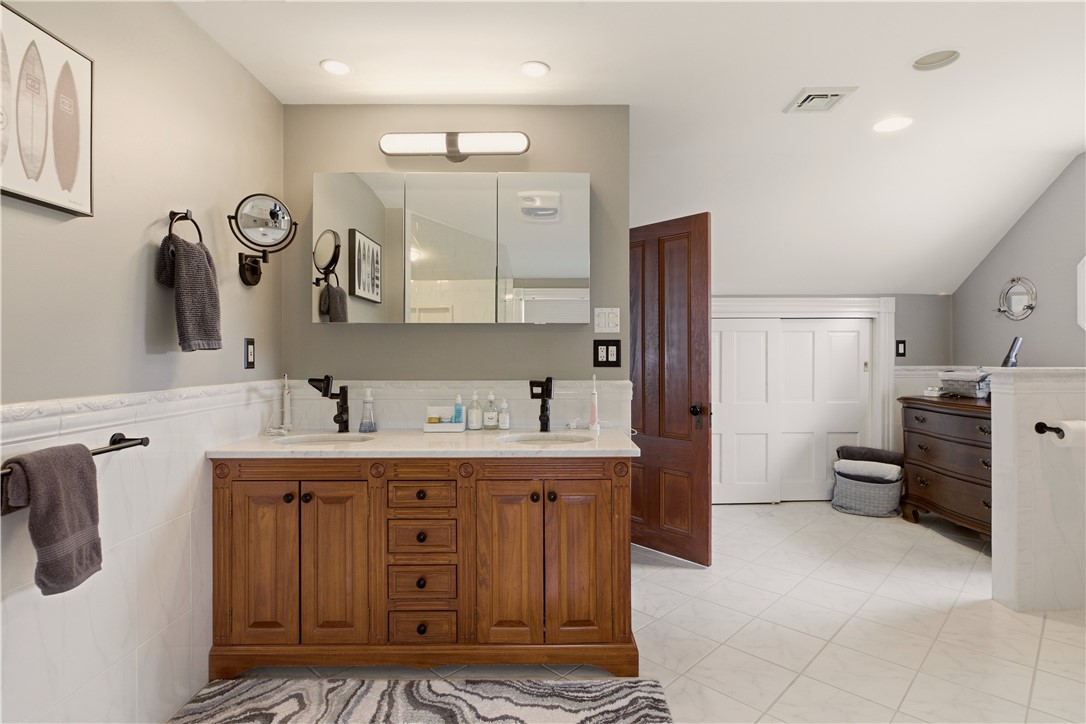 23 Clinton Street Newport, RI 02840 - Photo 29 of 38