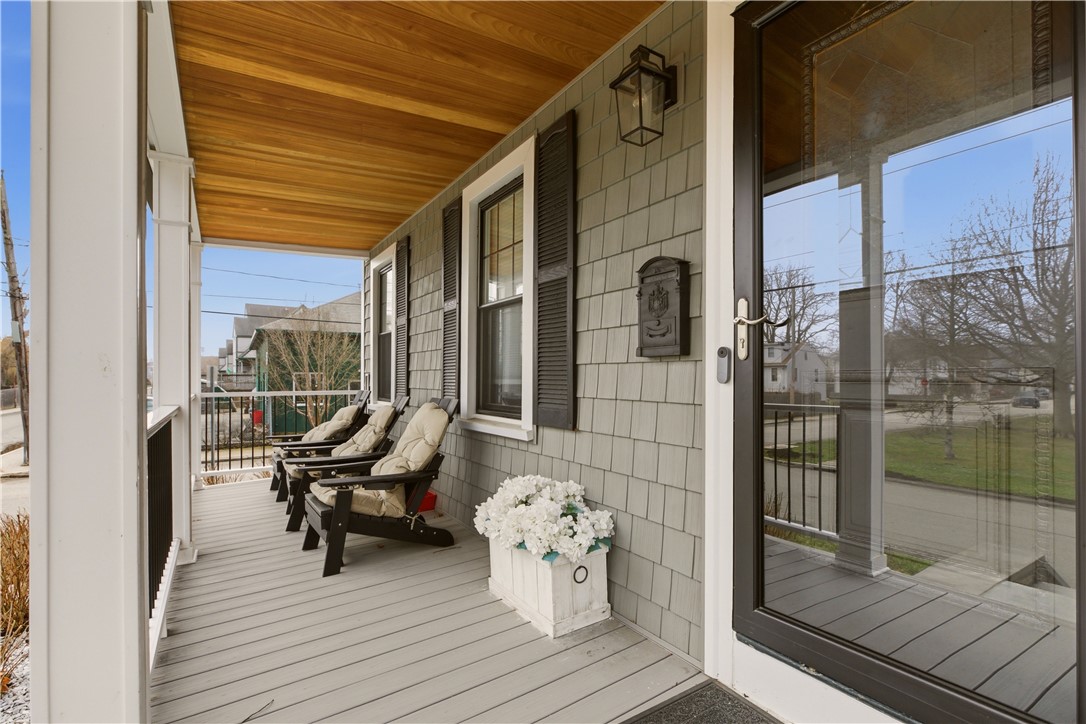 23 Clinton Street Newport, RI 02840 - Photo 3 of 38