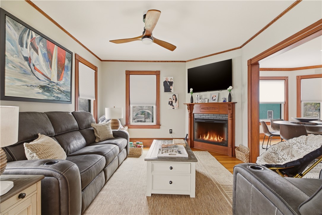 23 Clinton Street Newport, RI 02840 - Photo 5 of 38