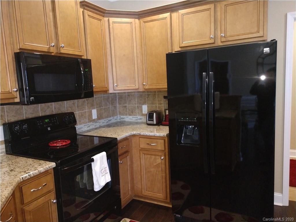 447 Chief Thomas Road Harmony, NC 28634 - Photo 5 of 25 Gallery Image 5