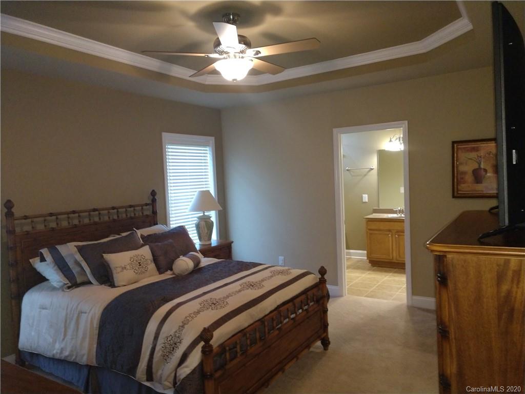 447 Chief Thomas Road Harmony, NC 28634 - Photo 6 of 25 Gallery Image 6