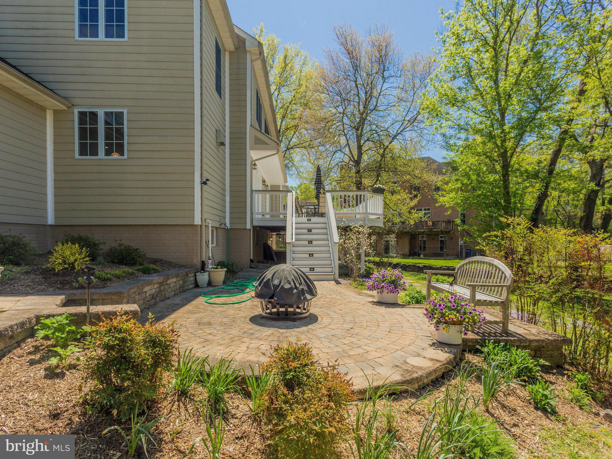 1912 Corliss Court McLean, VA 22101 - Photo 3 of 30 Exterior (Rear)