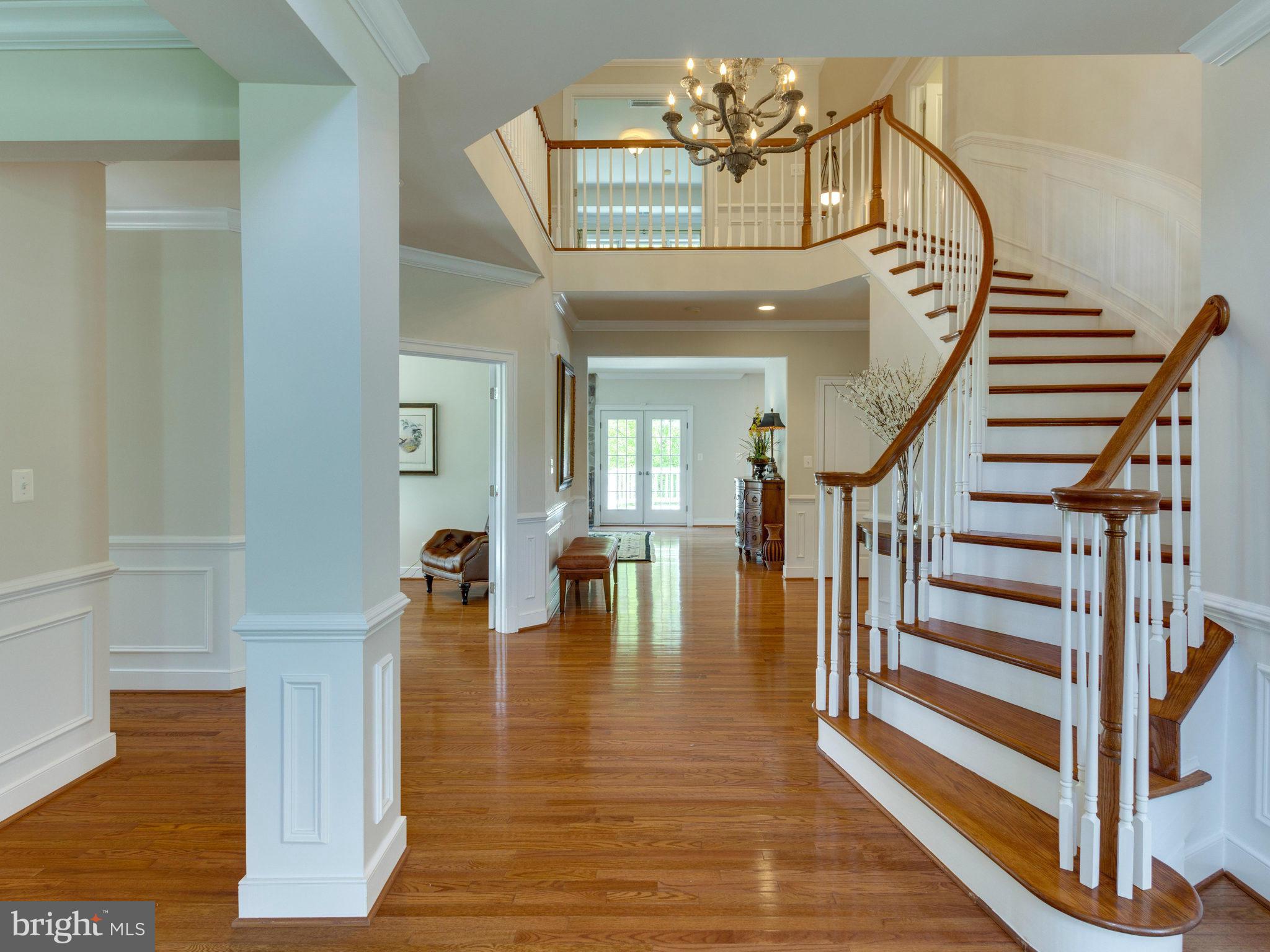1912 Corliss Court McLean, VA 22101 - Photo 5 of 30 Two-story Foyer