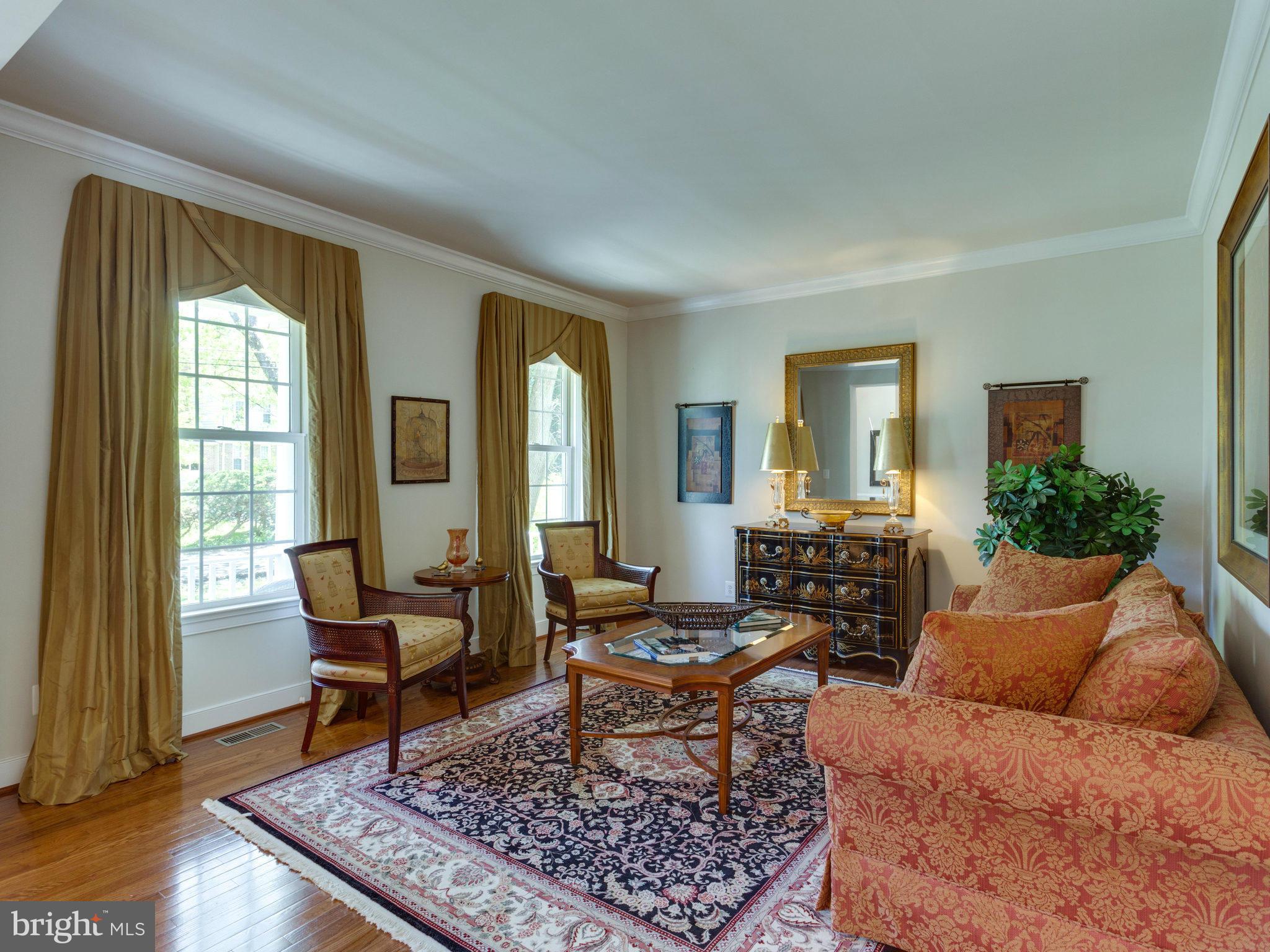 1912 Corliss Court McLean, VA 22101 - Photo 6 of 30 Living Room