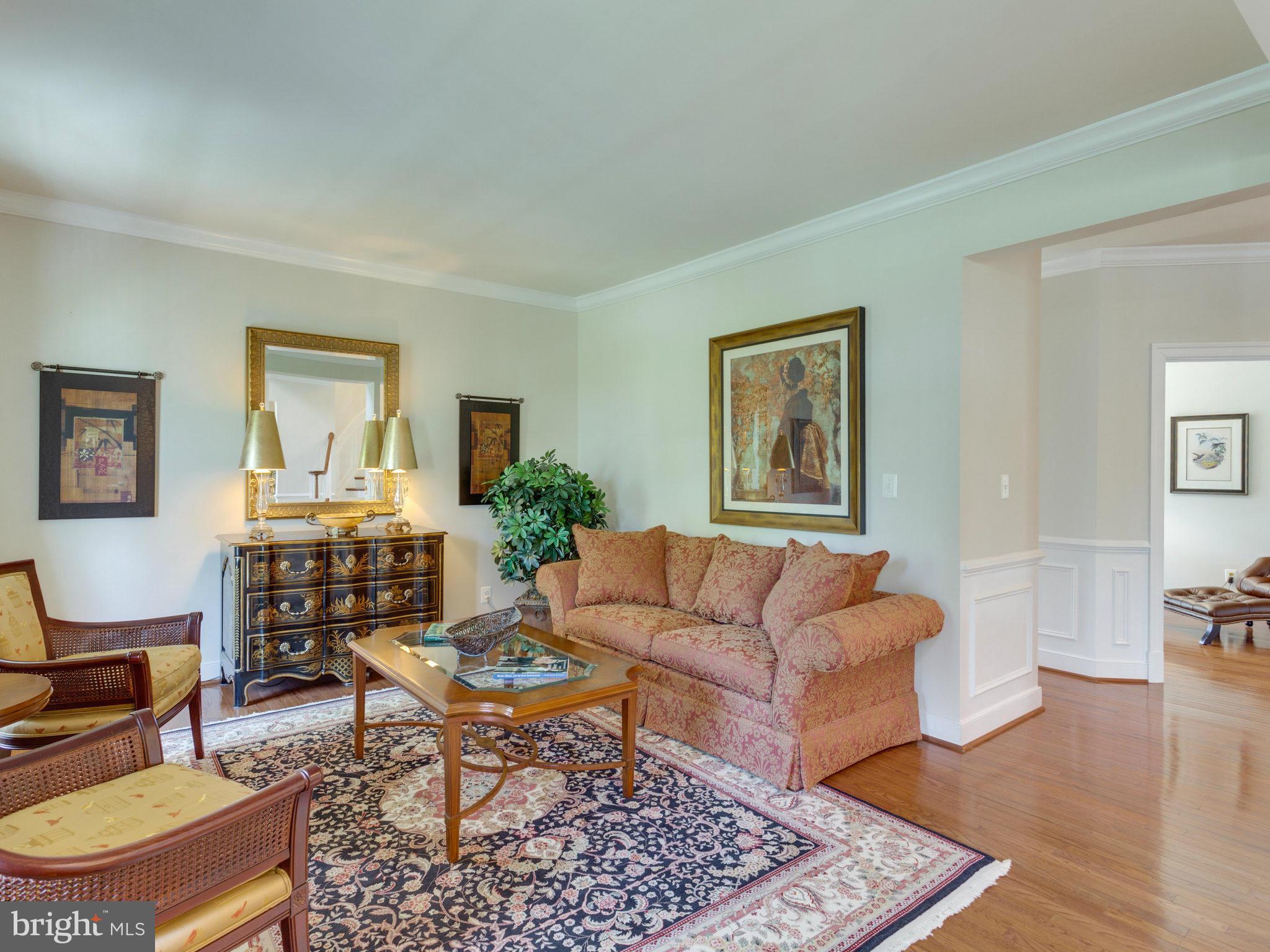 1912 Corliss Court McLean, VA 22101 - Photo 7 of 30 Living Room