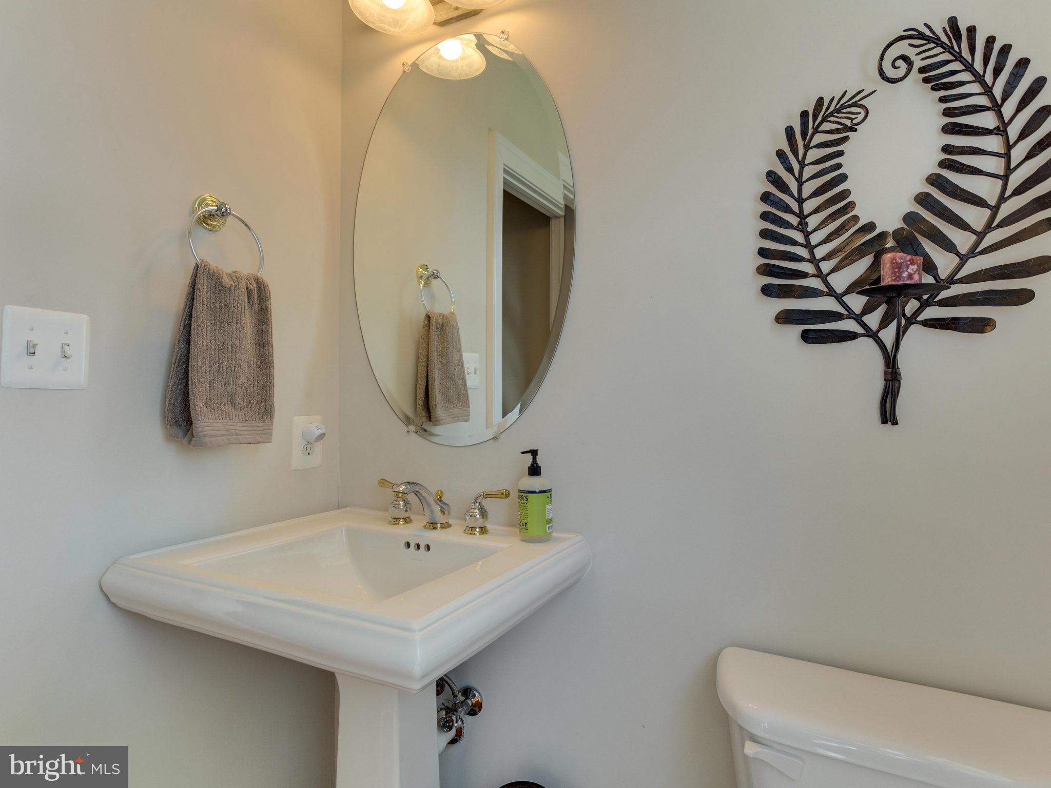 1912 Corliss Court McLean, VA 22101 - Photo 9 of 30 Powder Room