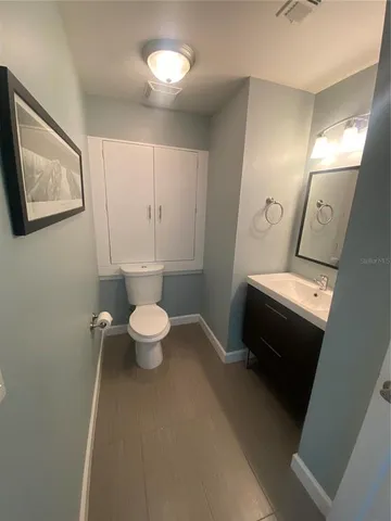 a bathroom with a toilet