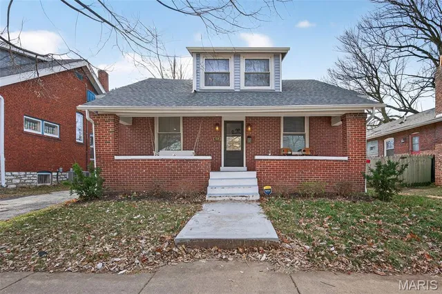 $375,000 | 6918 Dartmouth Avenue, University City, MO 63130