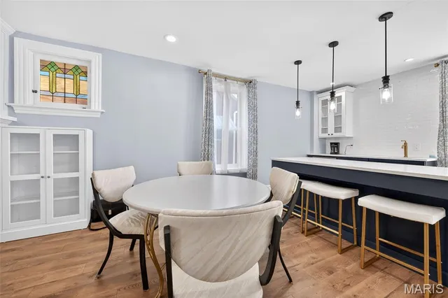 $375,000 | 6918 Dartmouth Avenue, University City, MO 63130