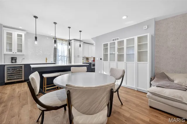 $375,000 | 6918 Dartmouth Avenue, University City, MO 63130