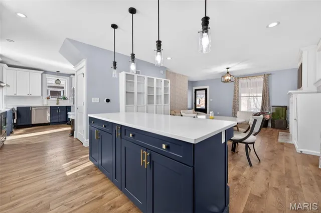 $375,000 | 6918 Dartmouth Avenue, University City, MO 63130