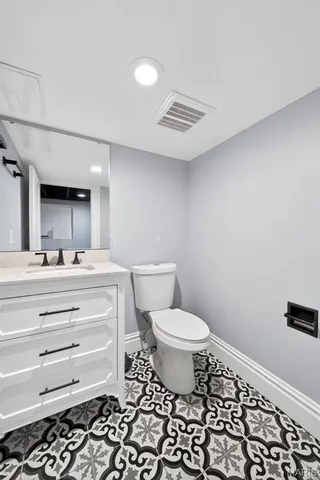 $375,000 | 6918 Dartmouth Avenue, University City, MO 63130