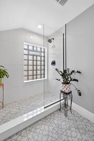 $375,000 | 6918 Dartmouth Avenue, University City, MO 63130