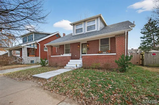 $375,000 | 6918 Dartmouth Avenue, University City, MO 63130