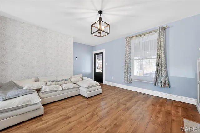 $375,000 | 6918 Dartmouth Avenue, University City, MO 63130